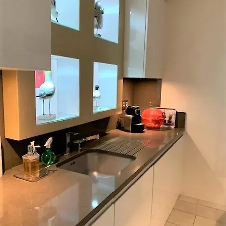 Grand Les Pieds Dans L'eau Apartment *